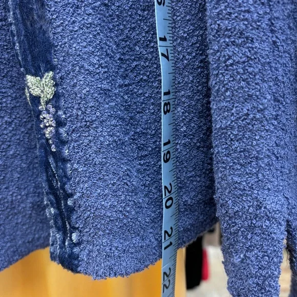 90s Periwinkle cardigan with velvet trim and beaded grape details, small - Picture 8 of 9